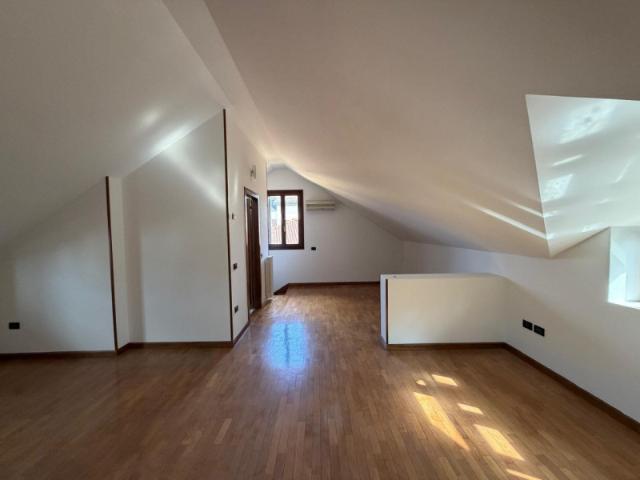 Villa Indipendente in affitto a Noventa Padovana, Veneto