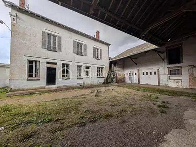 Maison vente à Quartier de la Mairie, Triguères