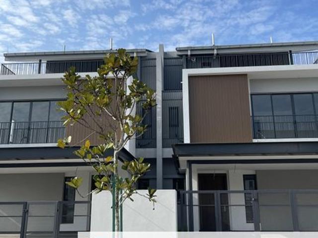 House for sale in Seksyen U8, Shah Alam
