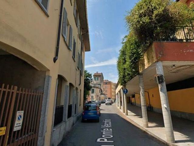Appartamento in affitto a Ponte di Pietra, Pavia