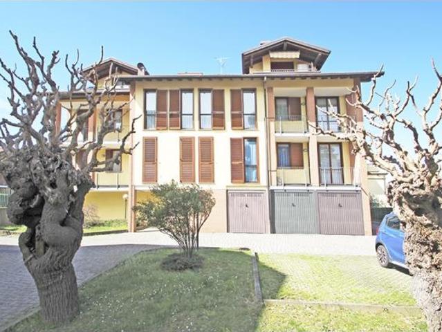 Appartamento in vendita a Caronno Varesino, Lombardia