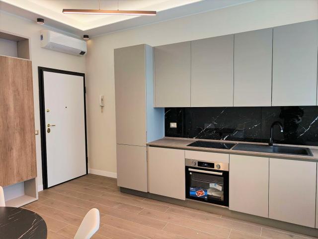 Appartamento in affitto a Municipio 9, Milano