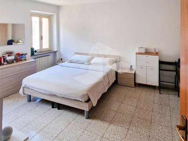 Appartamento in affitto a Sant'Agostino città-Porta Castello, Re