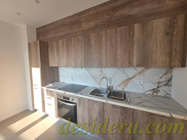 Villa Indipendente in affitto a Sesto Calende, Lombardia