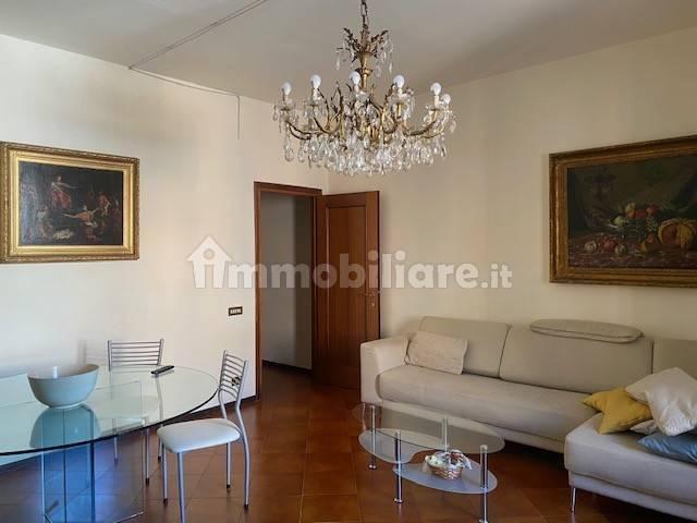 Appartamento in affitto a San Prospero città, Re