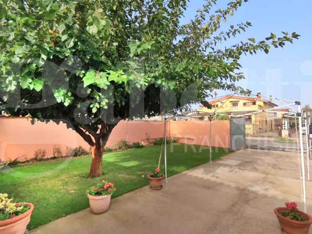 Villa Indipendente in vendita a Nuova Florida, Roma Capitale