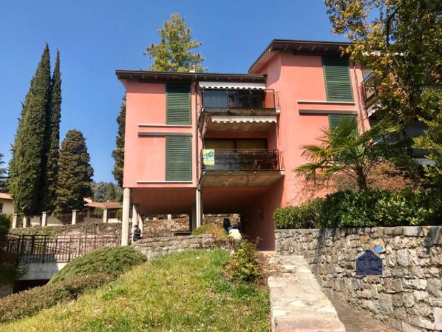 Appartamento in affitto a Comunità Montana Parco Alto Garda bresciano, Gardone Riviera