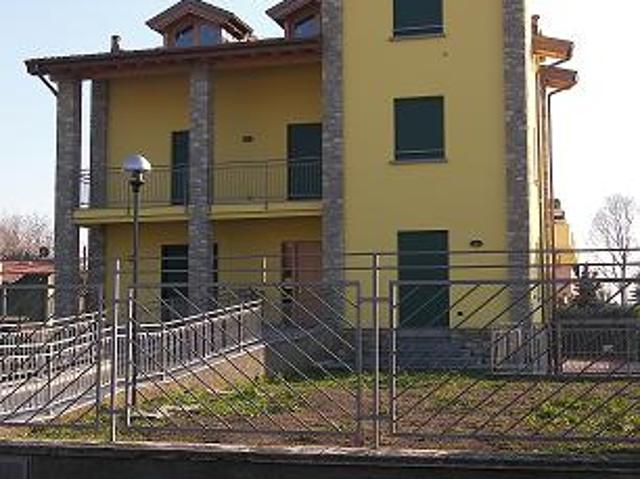 Appartamento in vendita a Fara Gera D'adda, Lombardia