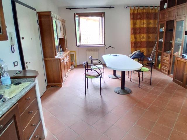 Appartamento in vendita a Corte Pistelloni, Lucca