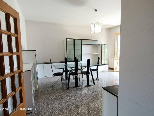 Appartamento in affitto a Marche, Macerata