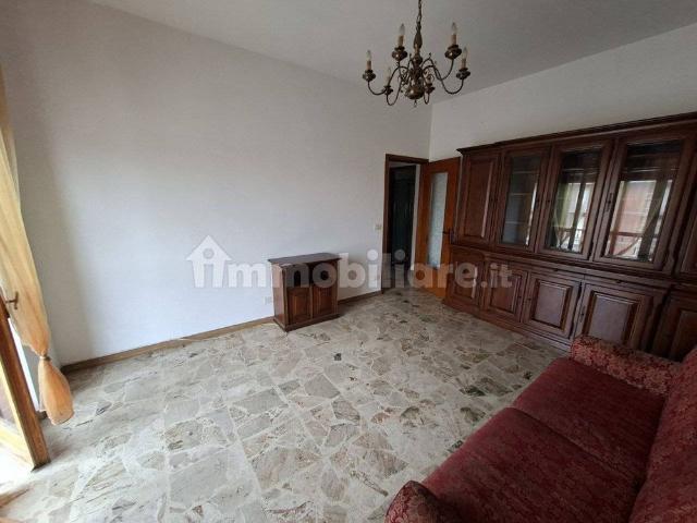 Appartamento in affitto a Borgo Piave, Alba