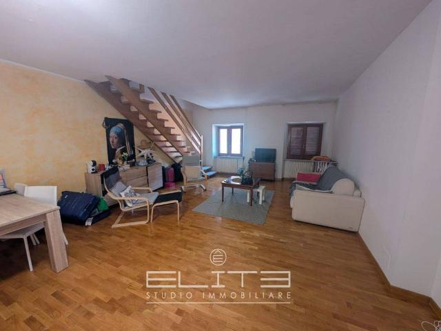 Appartamento in affitto a Marche, Ancona