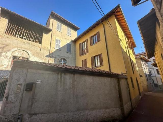 Appartamento in vendita a Ello, Lombardia