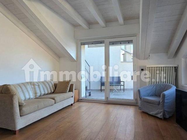 Appartamento in affitto a Bellano, Lombardia