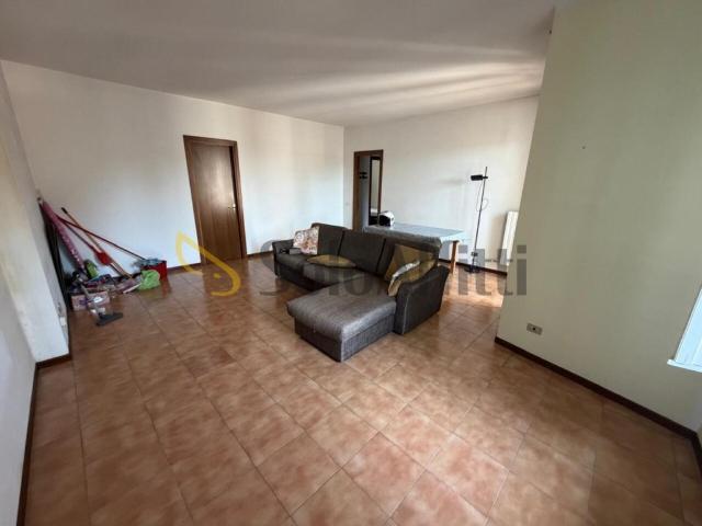Appartamento in affitto a Barlassina, Lombardia