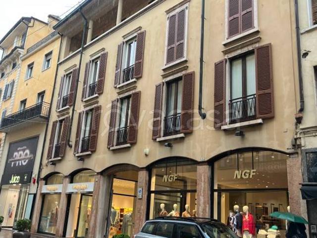 Appartamento in affitto a Zona Centro, Brescia