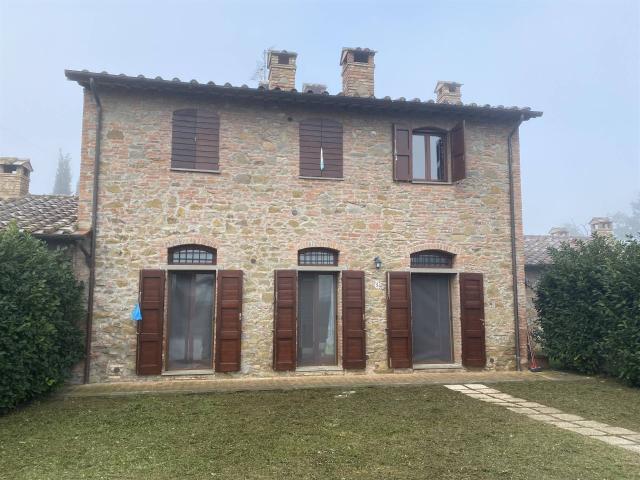 Appartamento in affitto a Macchie, Gioiella