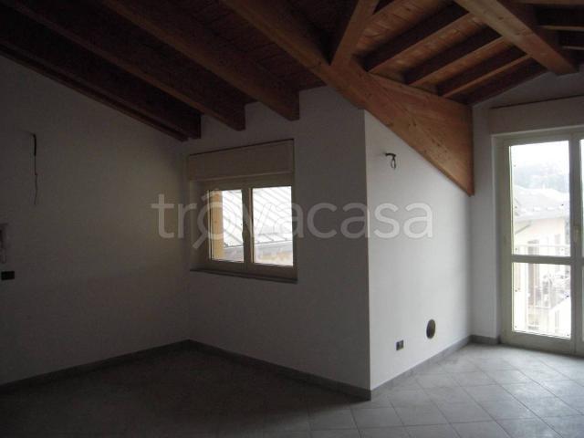 Appartamento in affitto a Cesano Maderno, Lombardia