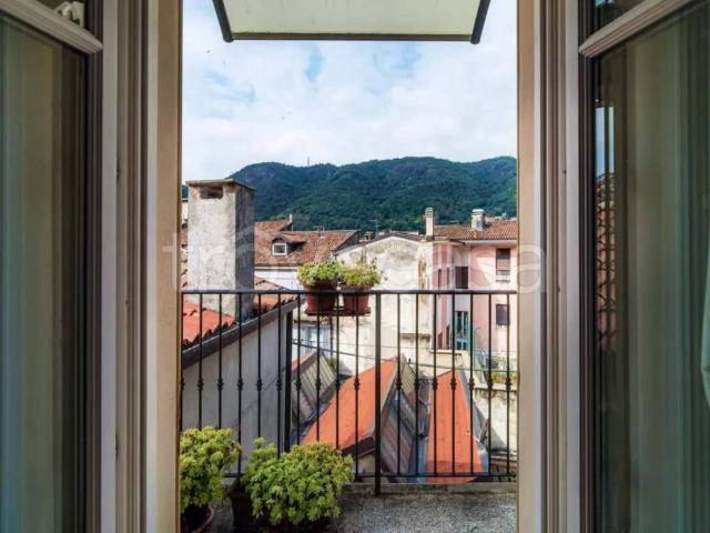 Appartamento in affitto a Sant'Agostino, Como