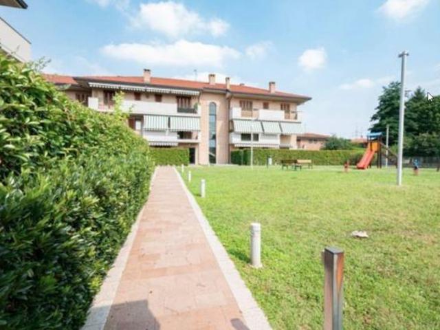 Appartamento in affitto a Boschetto, Desio