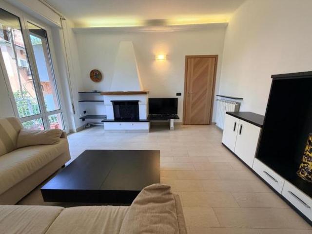 Appartamento in affitto a Levante, Serra Riccò
