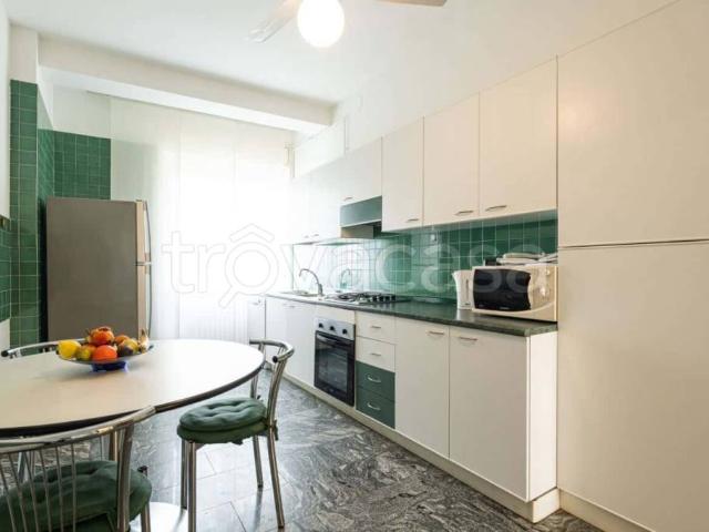 Appartamento in affitto a Municipio 9, Milano