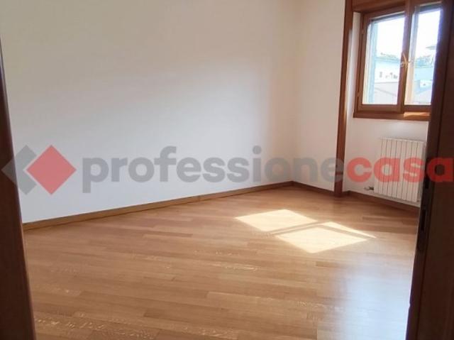 Appartamento in affitto a Municipio 9, Milano