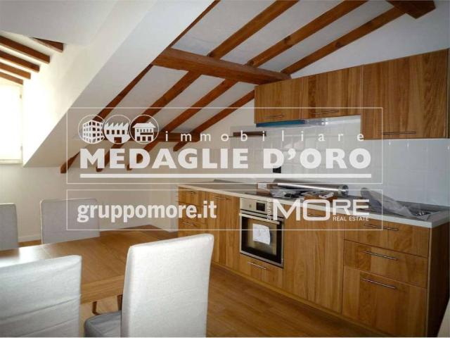trilocale in affitto a Modena, Quartiere Albareto