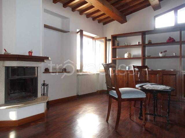 Appartamento in affitto a Sant'Erminio, Cenerente
