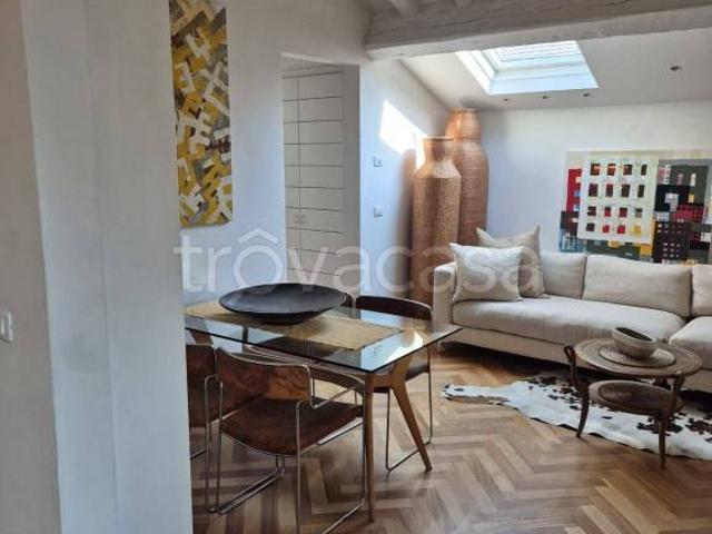 Appartamento in affitto a San Pietro esterna, Re