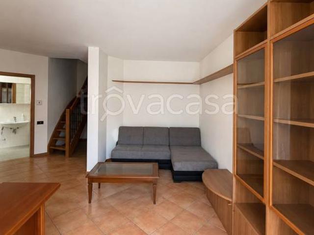 Appartamento in affitto a Comunità della Vallagarina, Borgo Sacco