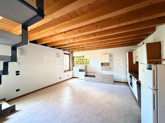 Appartamento in affitto a Villafranca Di Verona, Veneto
