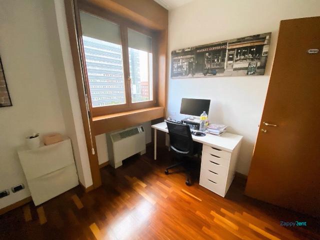Appartamento in affitto a Municipio 9, Milano