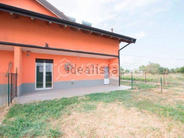 Appartamento in vendita a Bastida Pancarana, Pavia
