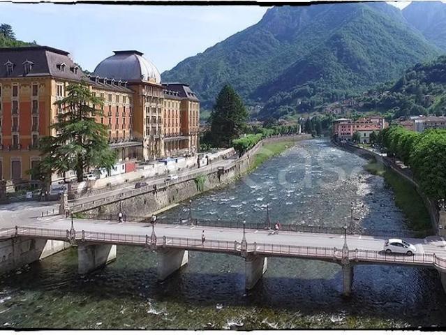 Appartamento in vendita a Piazza Monaci, Zogno