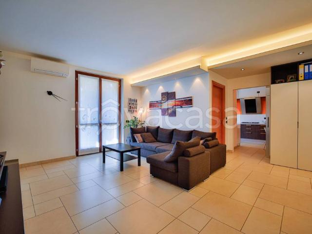 trilocale in vendita a Bernareggio