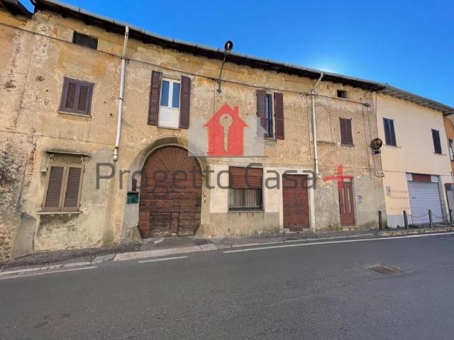 Appartamento in vendita a Cairate, Lombardia