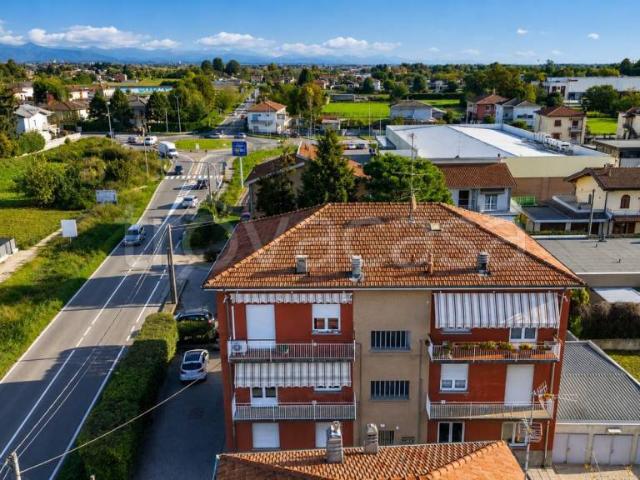 Appartamento in vendita a Cairate, Lombardia