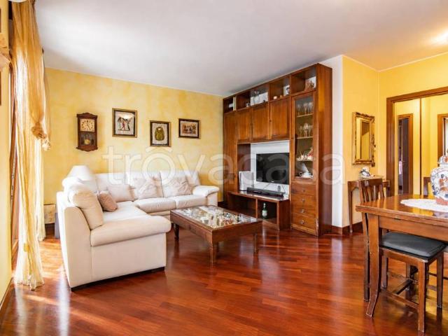Appartamento in vendita a Cambiago, Lombardia