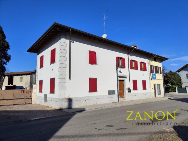 Appartamento in vendita a Capriva Del Friuli, Friuli-Venezia Giulia