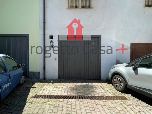 Appartamento in vendita a Carnago, Lombardia