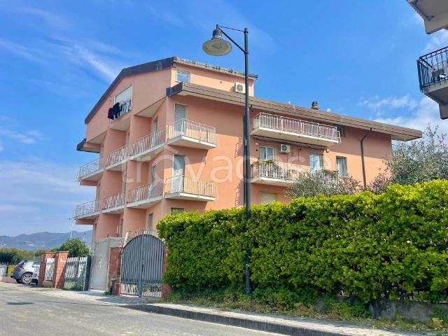 Appartamento in vendita a Carrara, Toscana