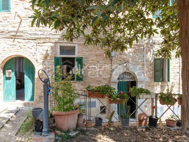 Appartamento in vendita a Macine, Marche