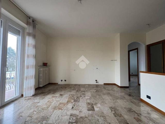 Appartamento in vendita a Cerano, Novara
