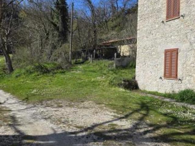 Appartamento in vendita a Cerreto Di Spoleto, Umbria