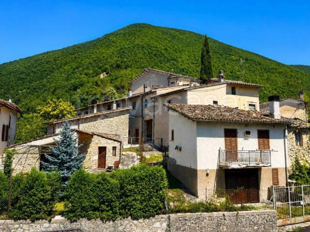 Appartamento in vendita a Cerreto Di Spoleto, Umbria