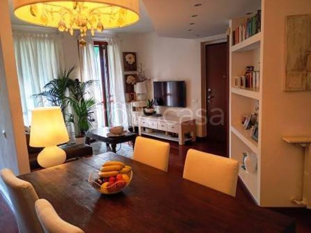 Appartamento in vendita a Quartiere Pasubio, Cesano Boscone