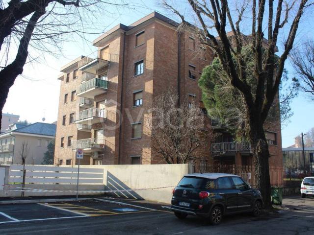 Appartamento in vendita a Cesano Maderno, Lombardia