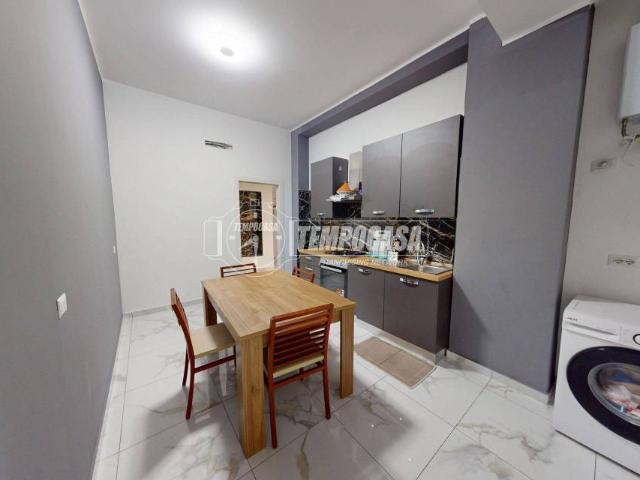 Appartamento in vendita a Cesano Maderno, Lombardia