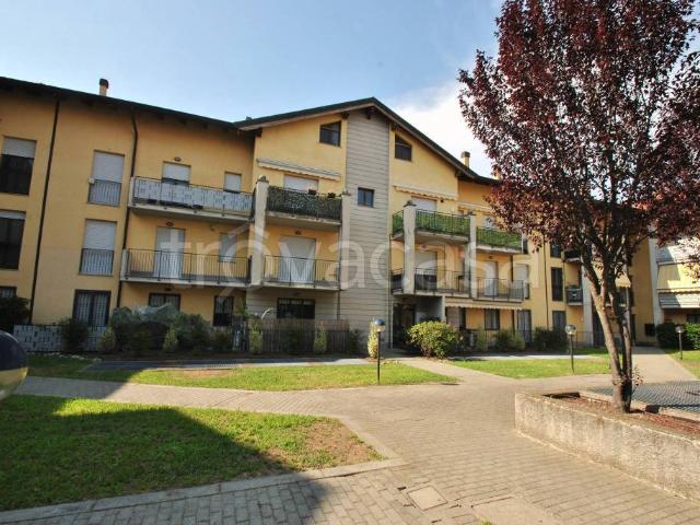 Appartamento in vendita a Cisliano, Lombardia